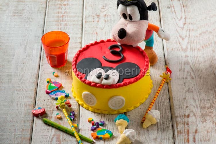 Torta di compleanno al riso