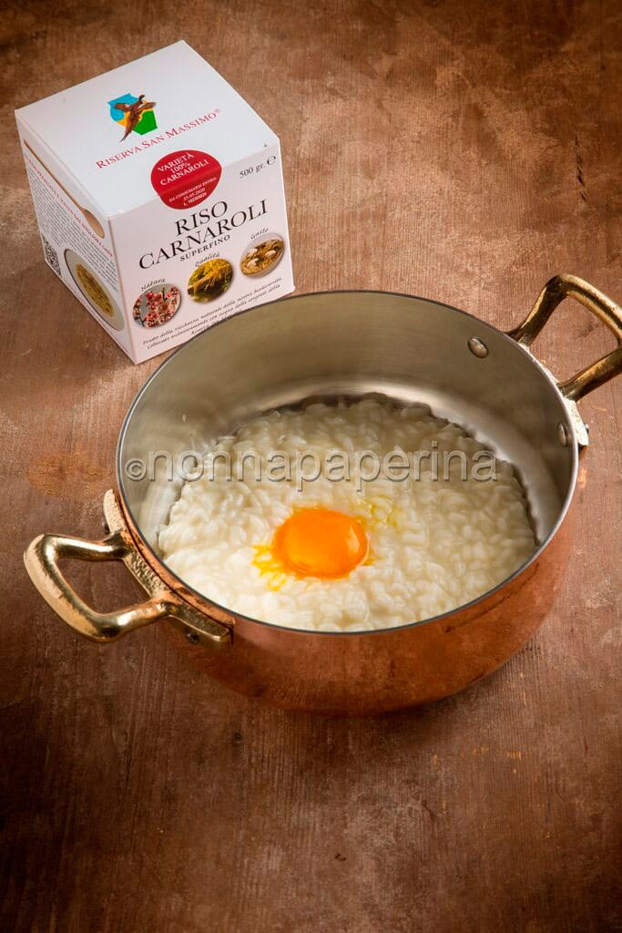 Carnaroli mantecato al quartirolo e uovo marinato Carnaroli mantecato al quartirolo e uovo marinato