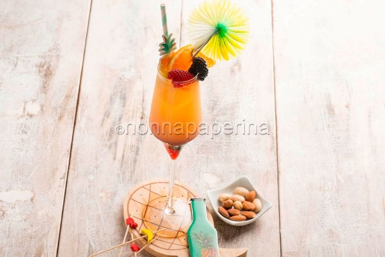 Cocktail analcolico con limonata