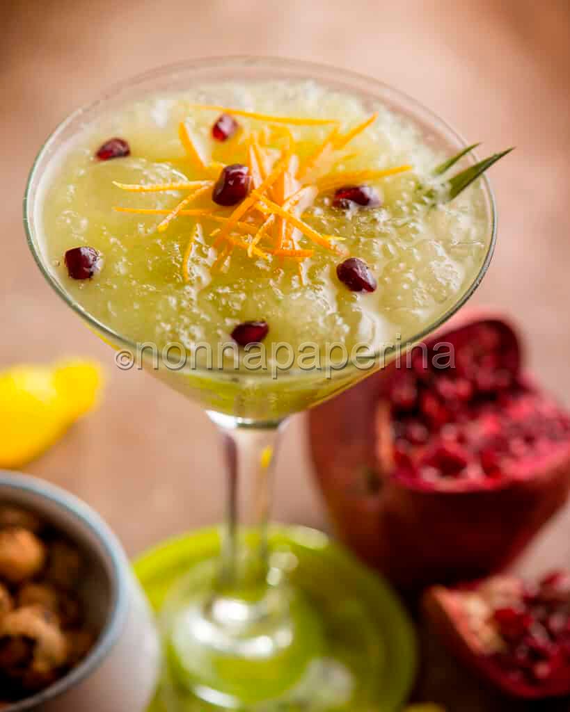 Cocktail con avocado e ananas