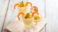 Cocktail con melone e gamberi, un drink diverso