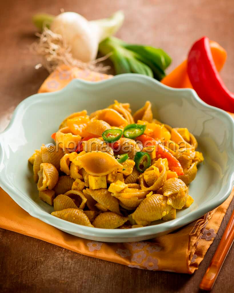 Conchiglie al tofu e peperoni