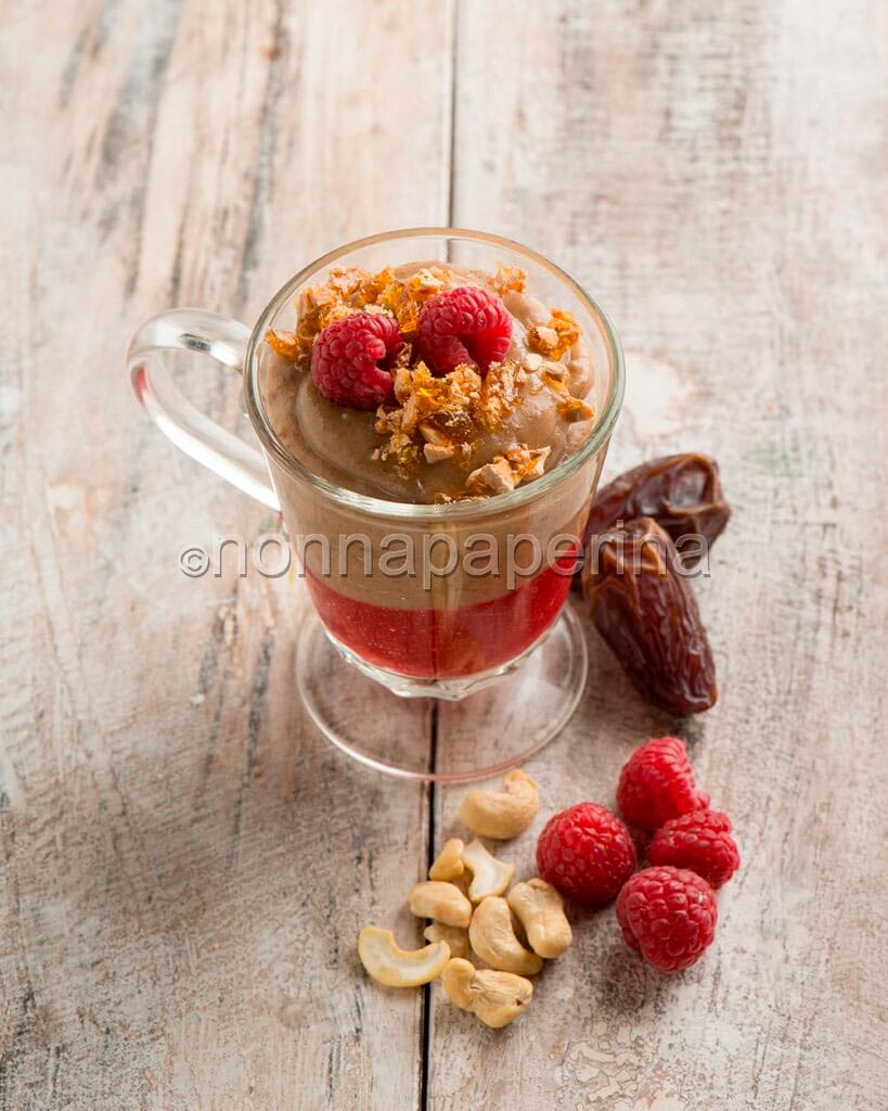 Crema di datteri e anacardi