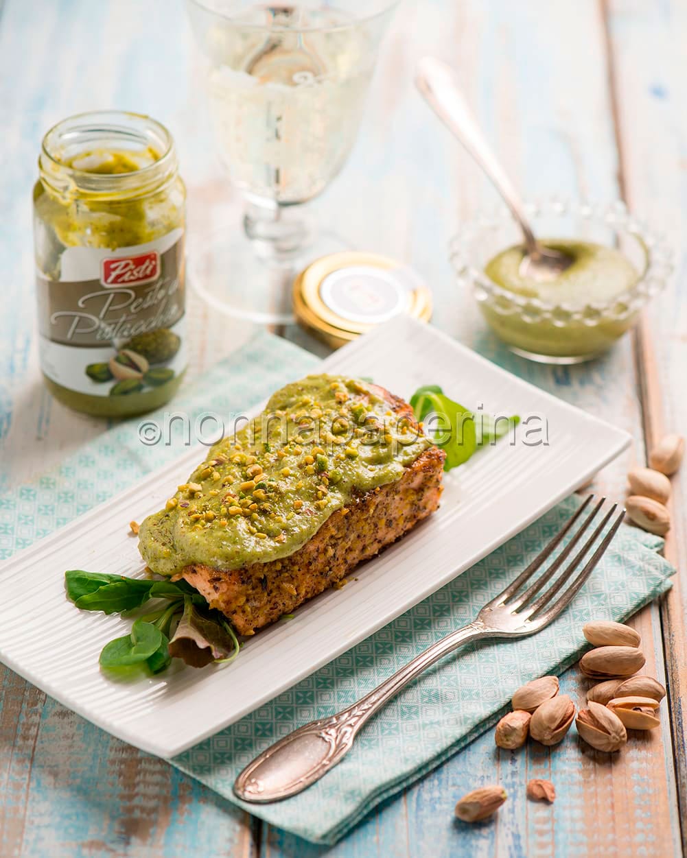 Filetto di salmone con pistacchi