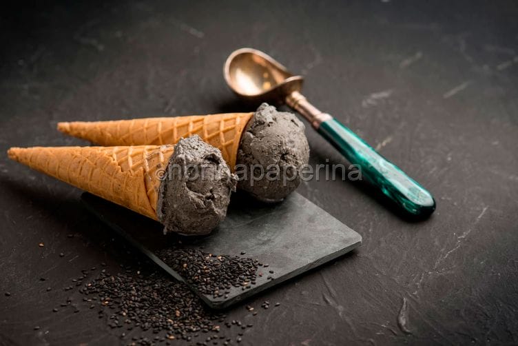Gelato al Sesamo Nero: Oriente o niente Gelato al Sesamo Nero