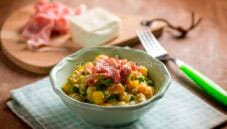 Delicati e gustosi Gnocchetti con stracchino e prosciutto croccante