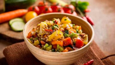 Insalata con cereali e bacche di goji