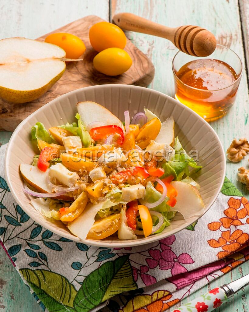 Insalata con pere e brie