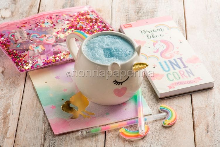 Latte di unicorno per un momento di relax davvero unico Latte di unicorno