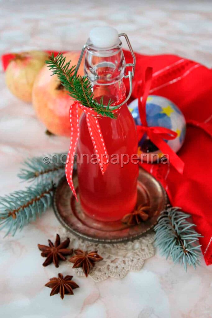 Liquore alla melagrana e anice Liquore alla melagrana e anice