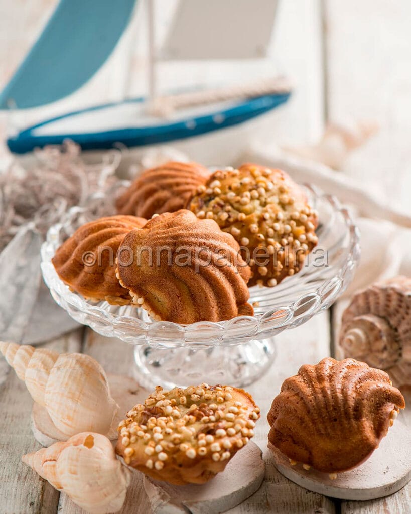 Madeleines di quinoa e noci