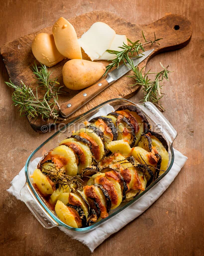 Melanzane e patate al forno