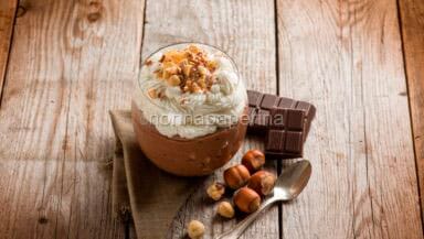 Mousse al cioccolato con panna