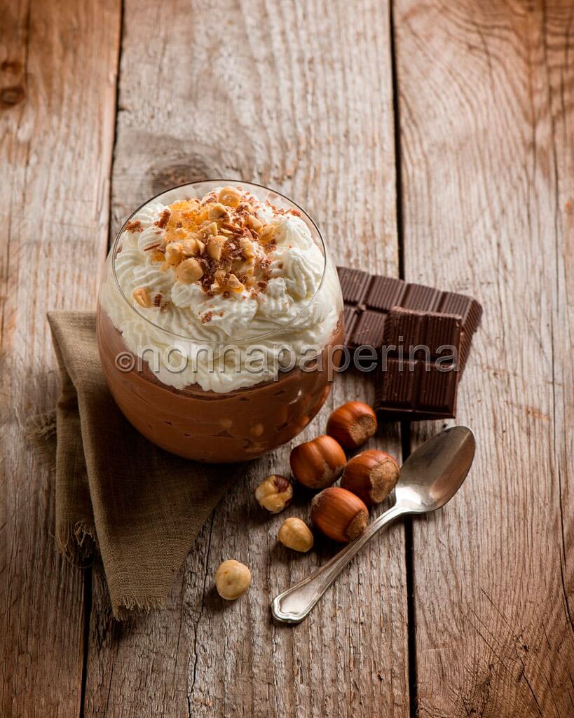 Mousse al cioccolato con panna