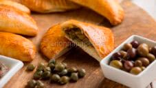 Panzerotti con scarola e olive, un antipasto perfetto