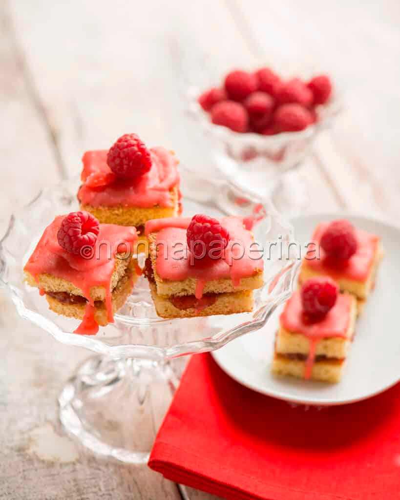 Pasticcini al pan di Spagna