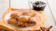 Quadrotti di pasta sfoglia per una merenda diversa