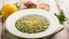 Risotto alle ortiche e liquirizia, un primo originale