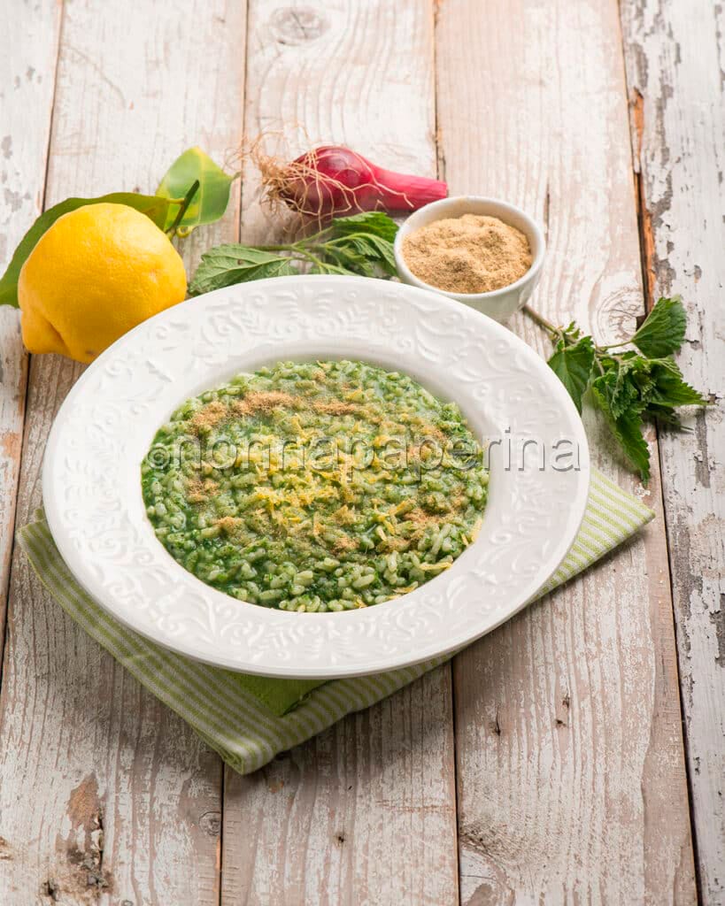 Risotto alle ortiche e liquirizia