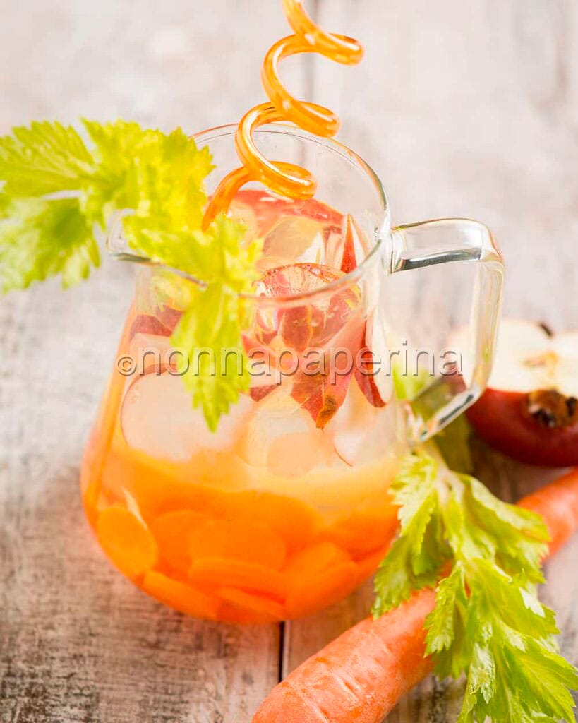 acqua aromatizzata con carote