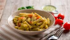 Fusilli con pesto e mandorle, un piatto pronto in 10 minuti