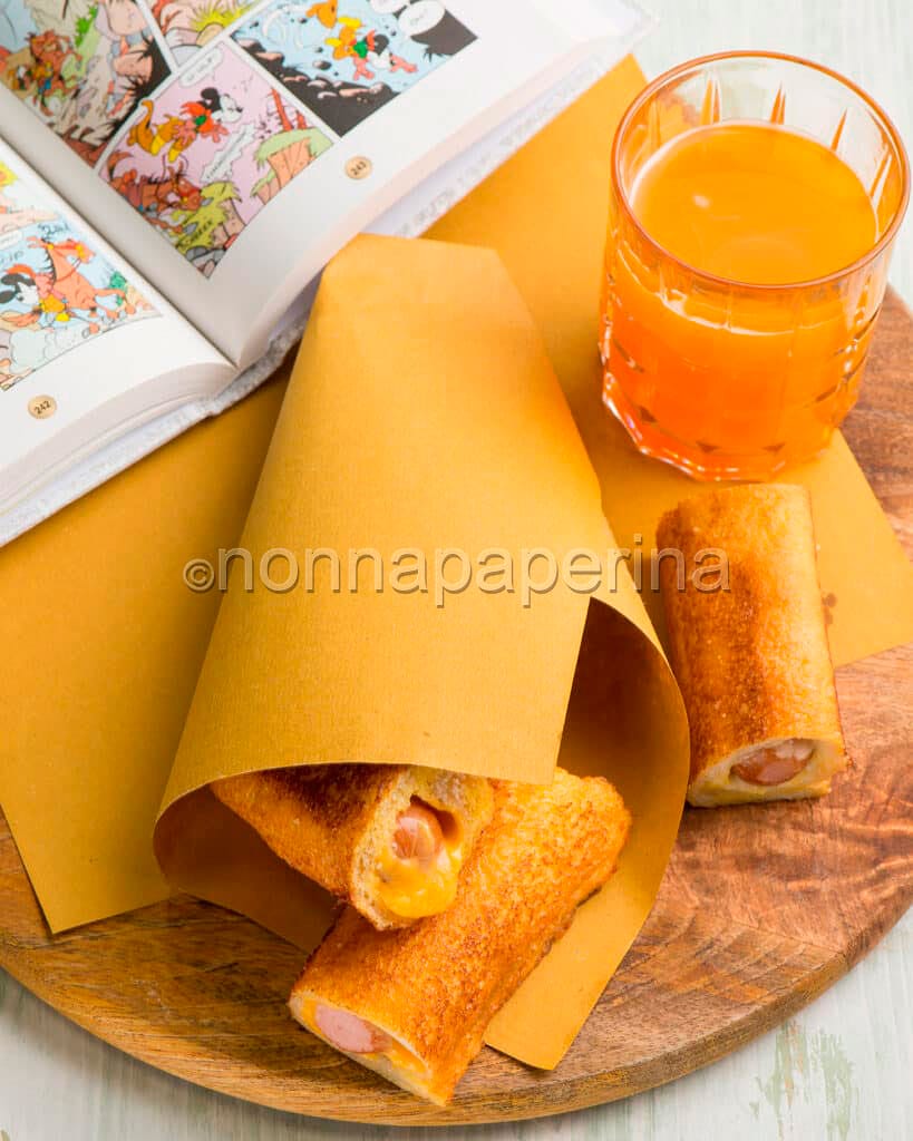 Cannoli di wurstel e formaggio