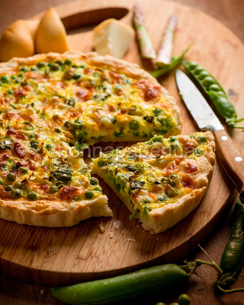 torta salata con piselli e asparagi torta salata con piselli e asparagi