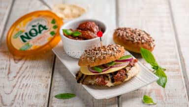 Panino con hummus di ceci