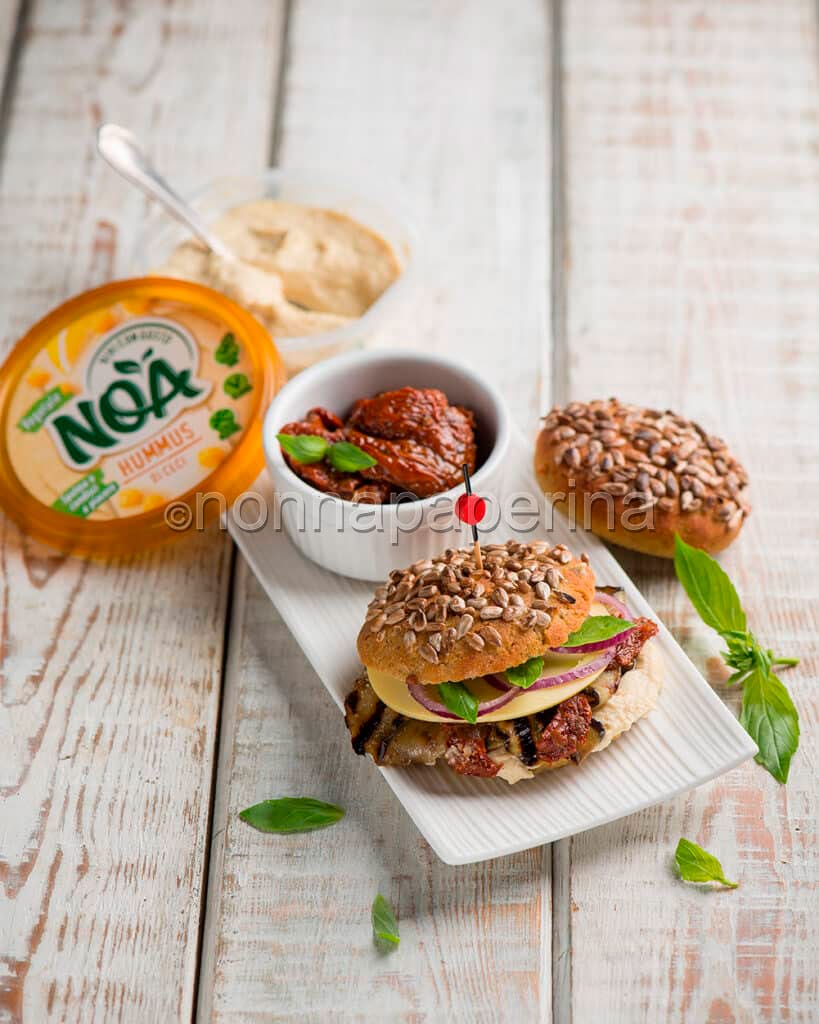 Panino con hummus di ceci