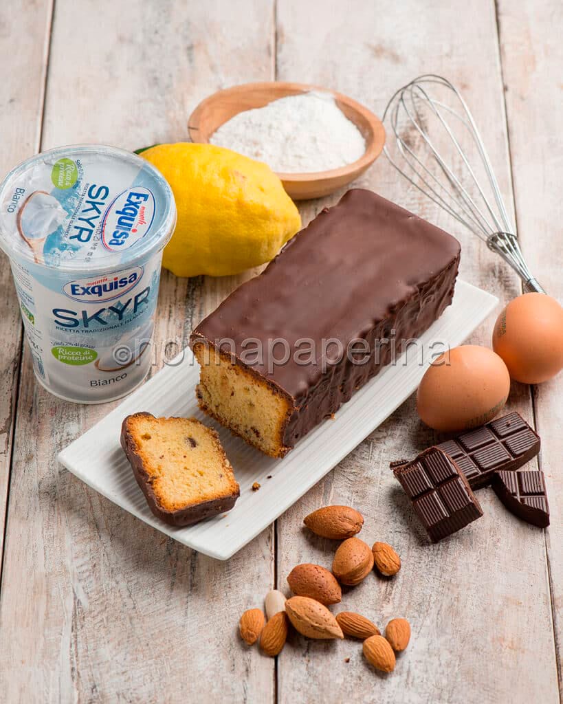 Plumcake ricoperto di cioccolato Plumcake ricoperto di cioccolato