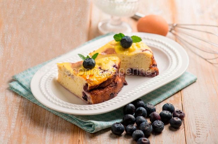 Torta con Skyr e mirtilli, un dolce dal sapore diverso Torta con Skyr e mirtilli