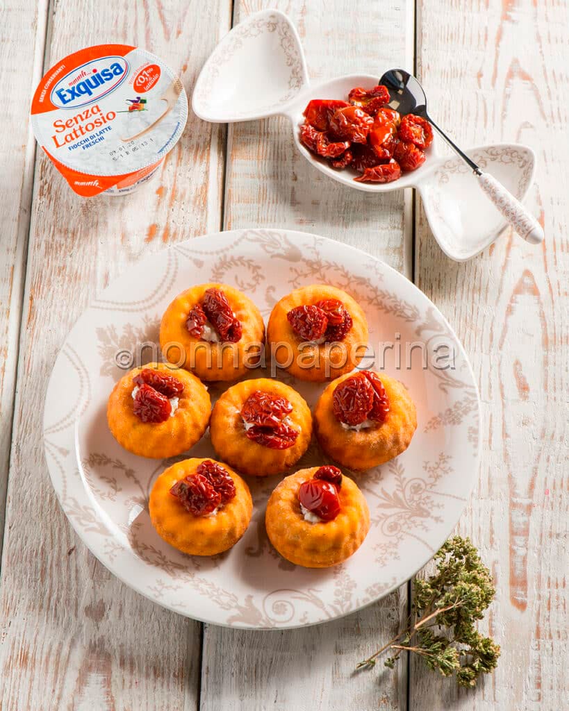 Tortini con pomodoro e fiocchi