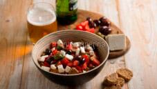 Insalata di dakos, un piatto rinfrescante