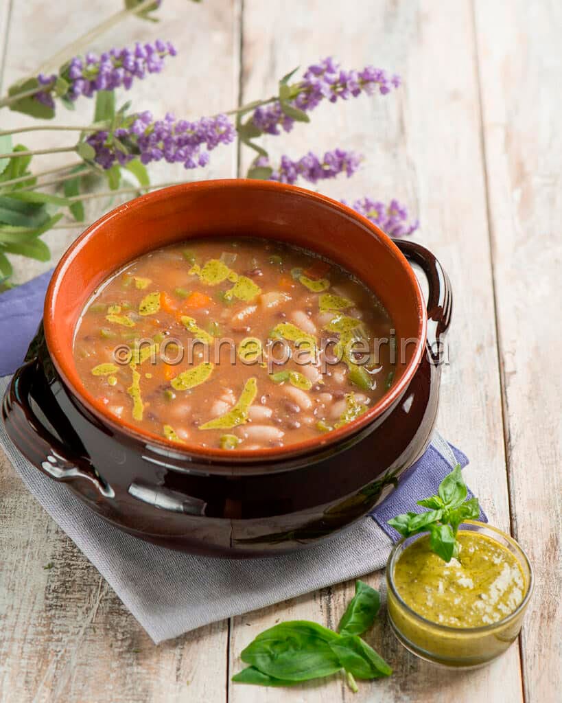 Soupe au pistou, zuppa di fagioli e pesto alla provenzale Soupe au pistou