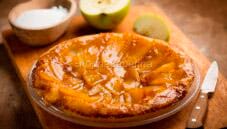 Torta Tarte Tatin, un classico della cucina provenzale Torta Tarte Tatin, un classico della cucina provenzale