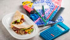 Tortillas con funghi e hummus di ceci, un pasto completo Tortillas con funghi e hummus di ceci, un pasto completo