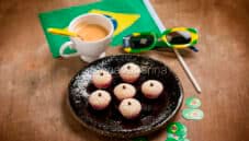 Beijinho, i dolcetti al cocco dal Brasile
