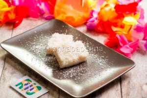 Bolo de tapioca granulada