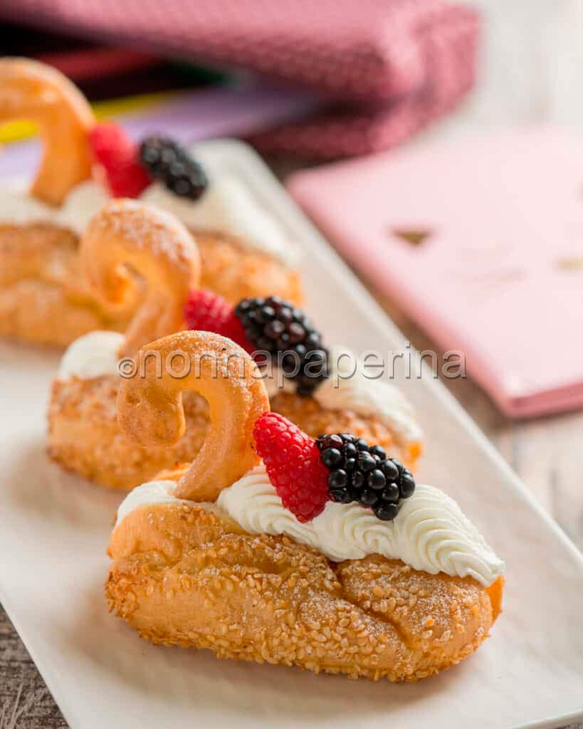 cigno con panna cigno con panna