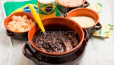 Feijoada con farofa, un piatto della tradizione brasiliana Feijoada con farofa, un piatto della tradizione brasiliana