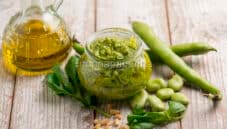 Pesto di fave fresche, davvero buono e naturale
