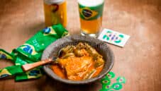 Pollo con okra, un secondo piatto brasiliano che sorprende Pollo con okra, un secondo piatto brasiliano che sorprende