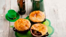 Torta di manzo alla birra scura, una specialità irish Torta di manzo alla birra scura, una specialità irish