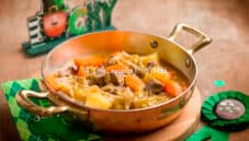 Irish stew, stufato di agnello dallo spirito coriaceo Irish stew, stufato di agnello dallo spirito coriaceo