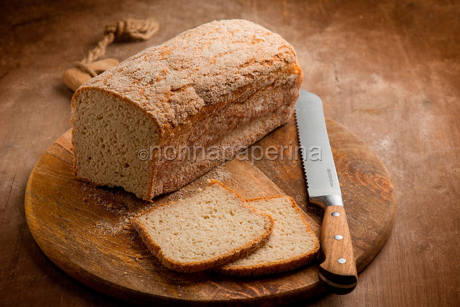 Pane in cassetta al fonio per una merenda salata senza glutine