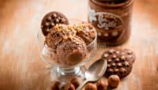 Gelato con crema Pan di Stelle, una delizia da gustare Gelato con crema Pan di Stelle, una delizia da gustare