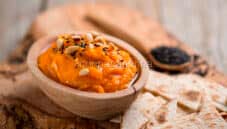 Hummus di patate dolci e sesamo, ottimo condimento