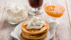 Pancake con latte di mandorla, colazione golosa Pancake con latte di mandorla, colazione golosa