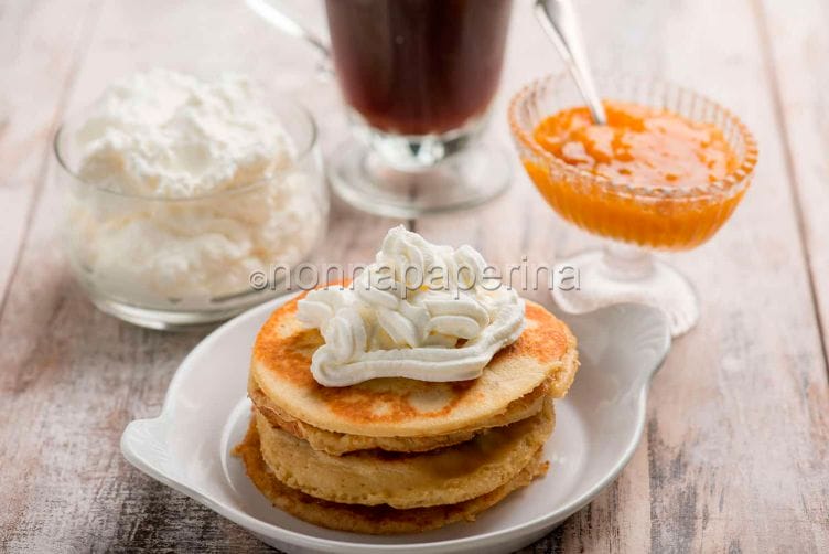 Pancake con latte di mandorla