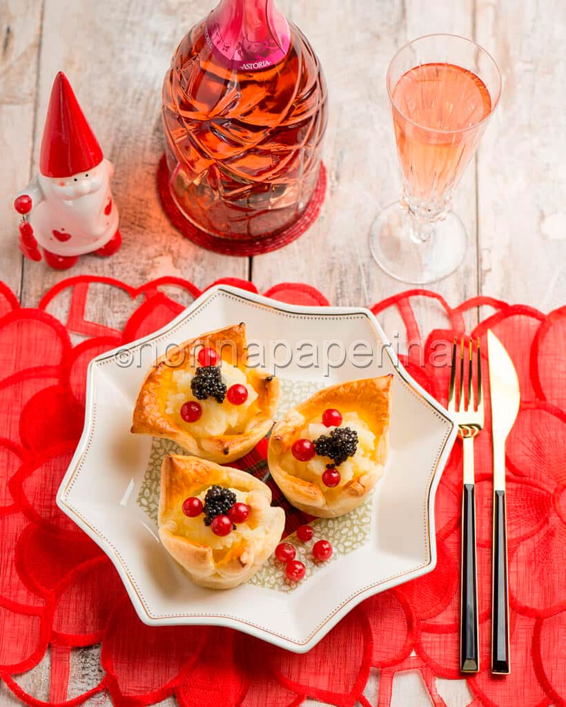 Sfogliatine-con-patate-e-caviale-V-C Sfogliatine-con-patate-e-caviale-V-C